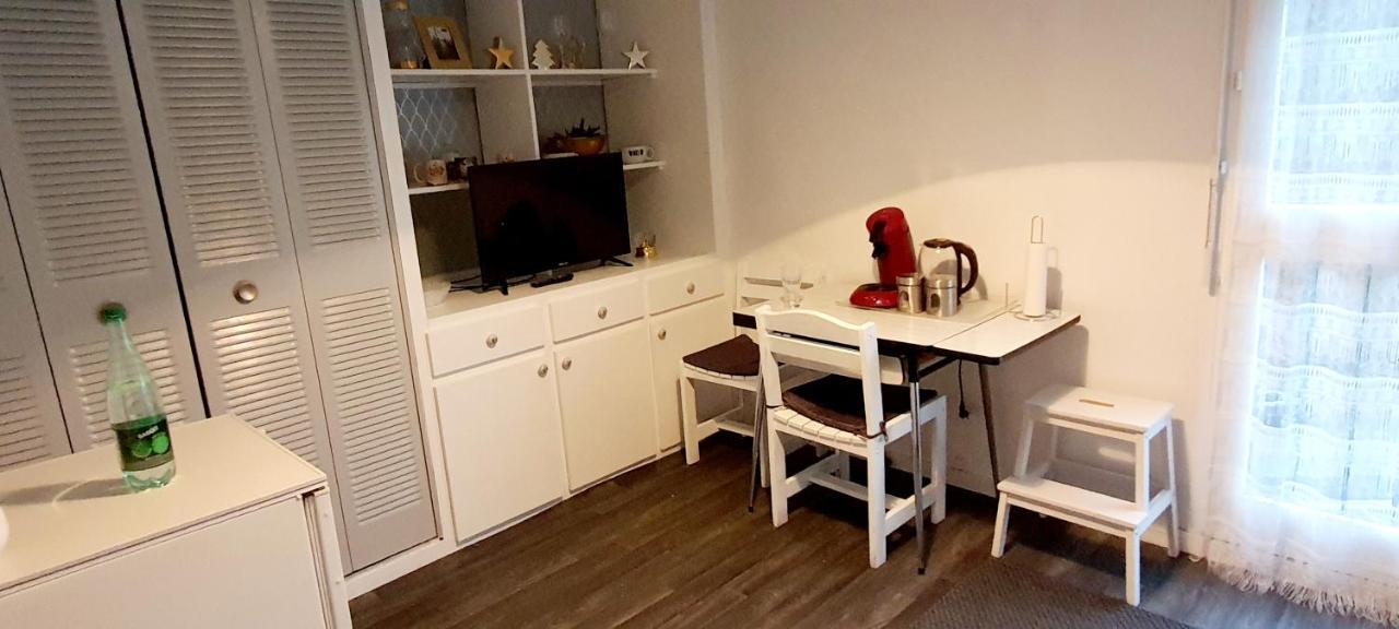 Studio En Face De La Foret De Fontainebleau Avon Exterior foto
