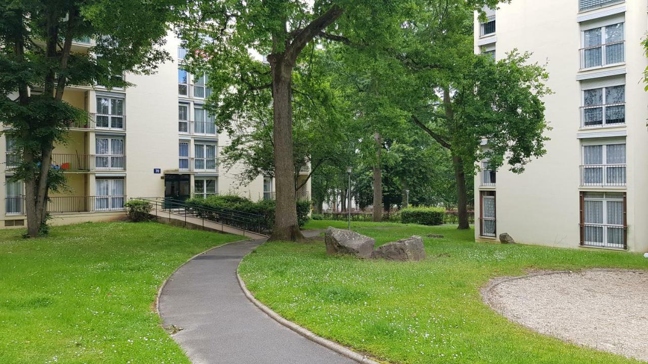 Studio En Face De La Foret De Fontainebleau Avon Exterior foto